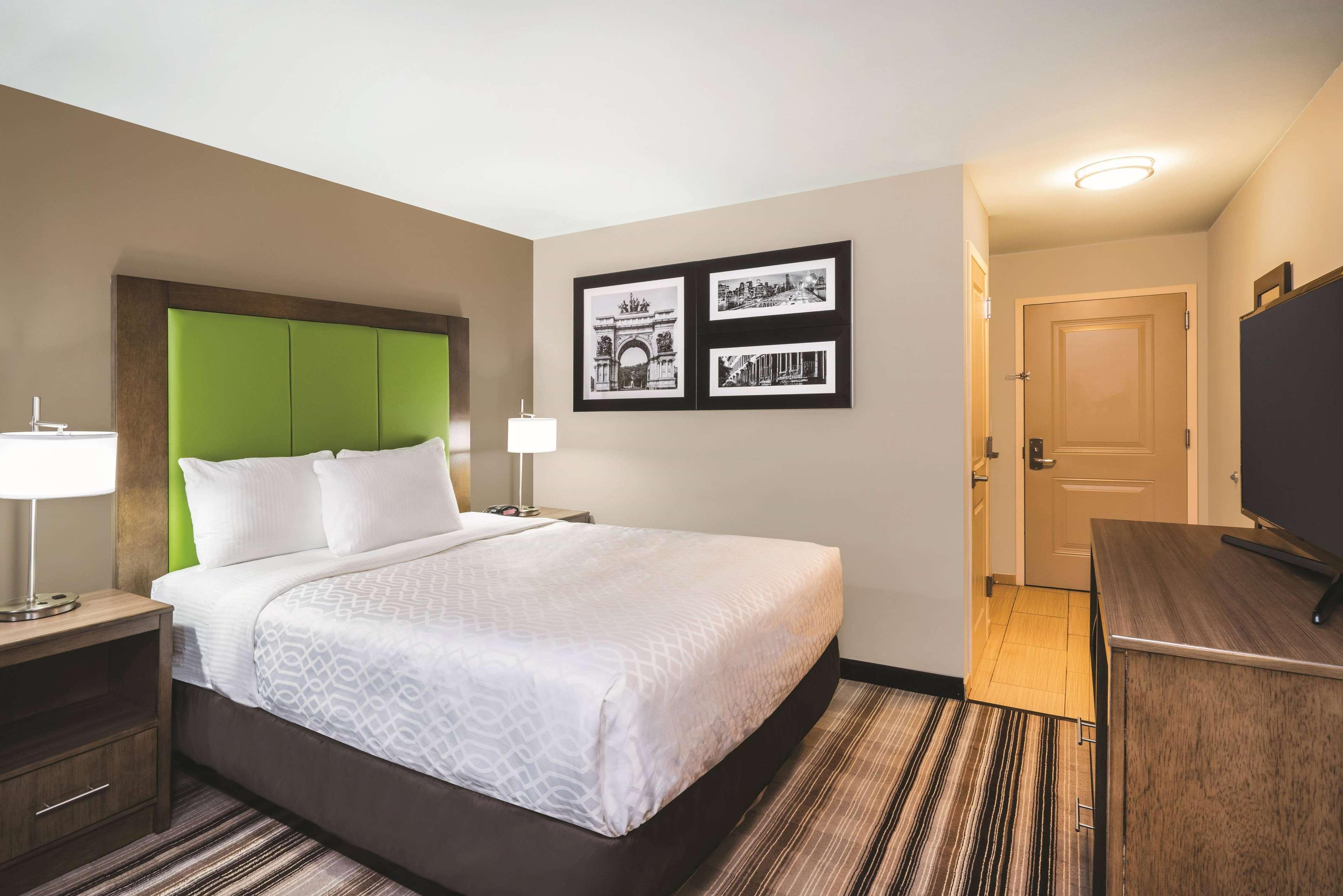La Quinta By Wyndham Brooklyn Central New York Bagian luar foto