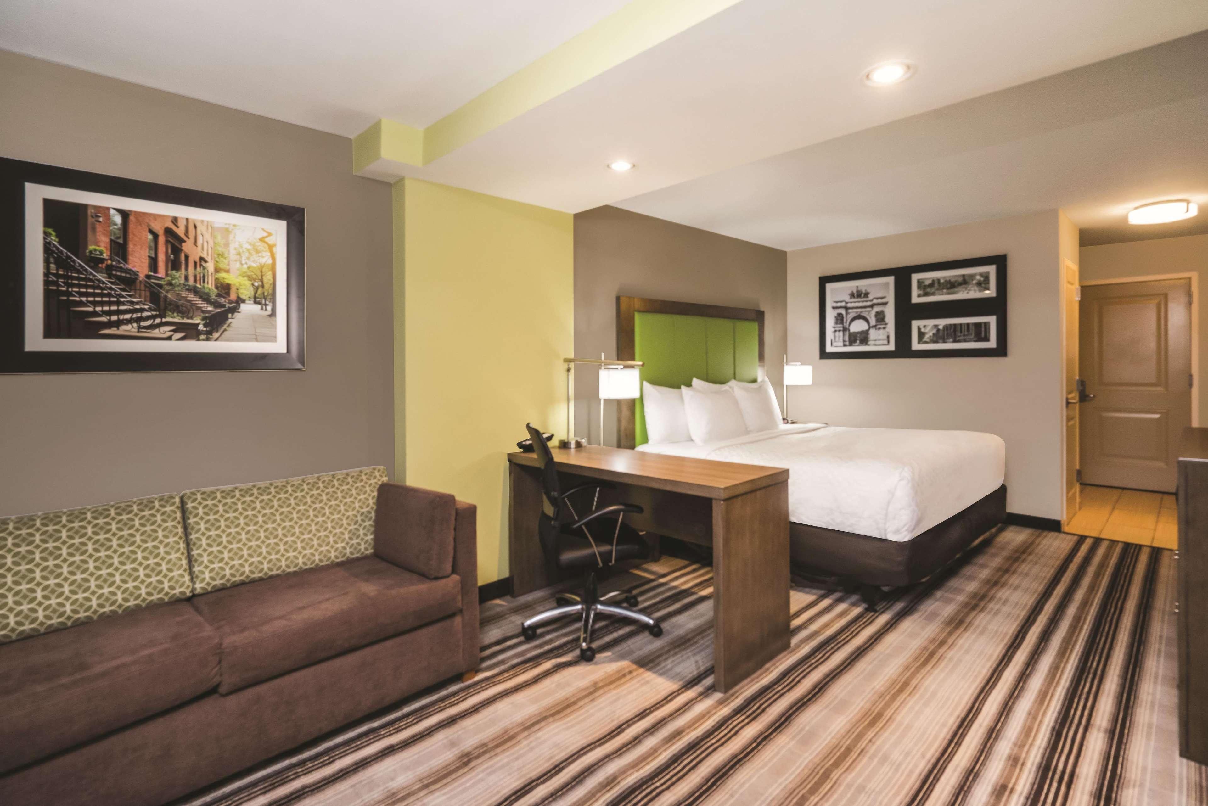 La Quinta By Wyndham Brooklyn Central New York Bagian luar foto