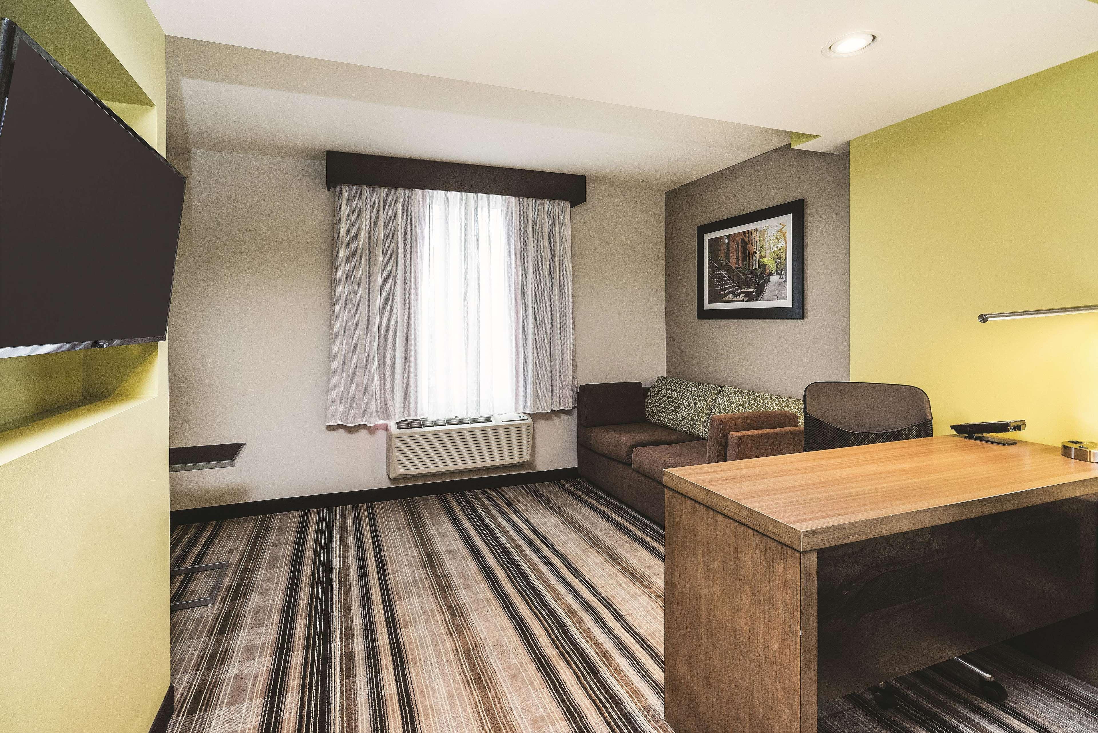 La Quinta By Wyndham Brooklyn Central New York Bagian luar foto
