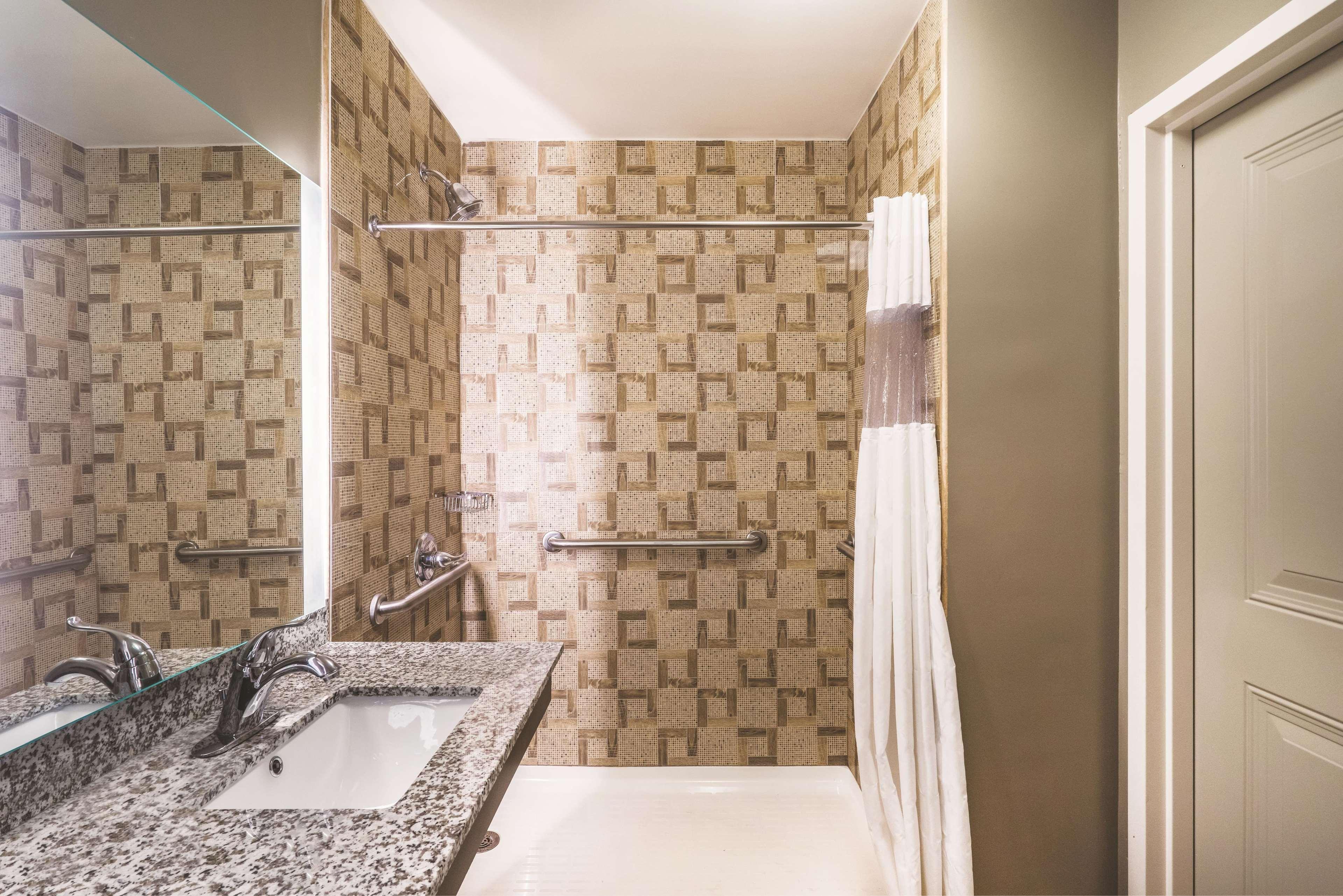La Quinta By Wyndham Brooklyn Central New York Bagian luar foto