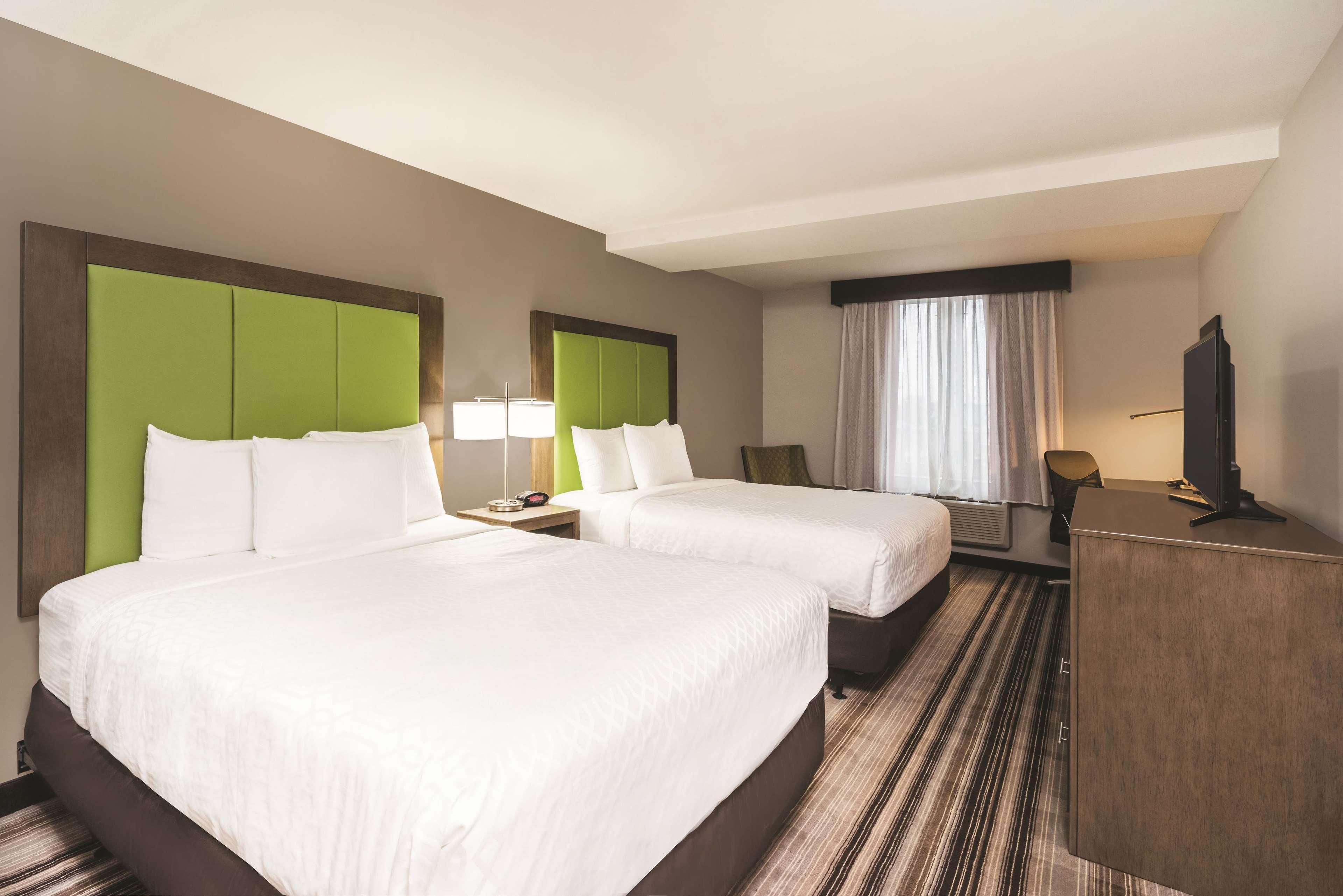 La Quinta By Wyndham Brooklyn Central New York Bagian luar foto