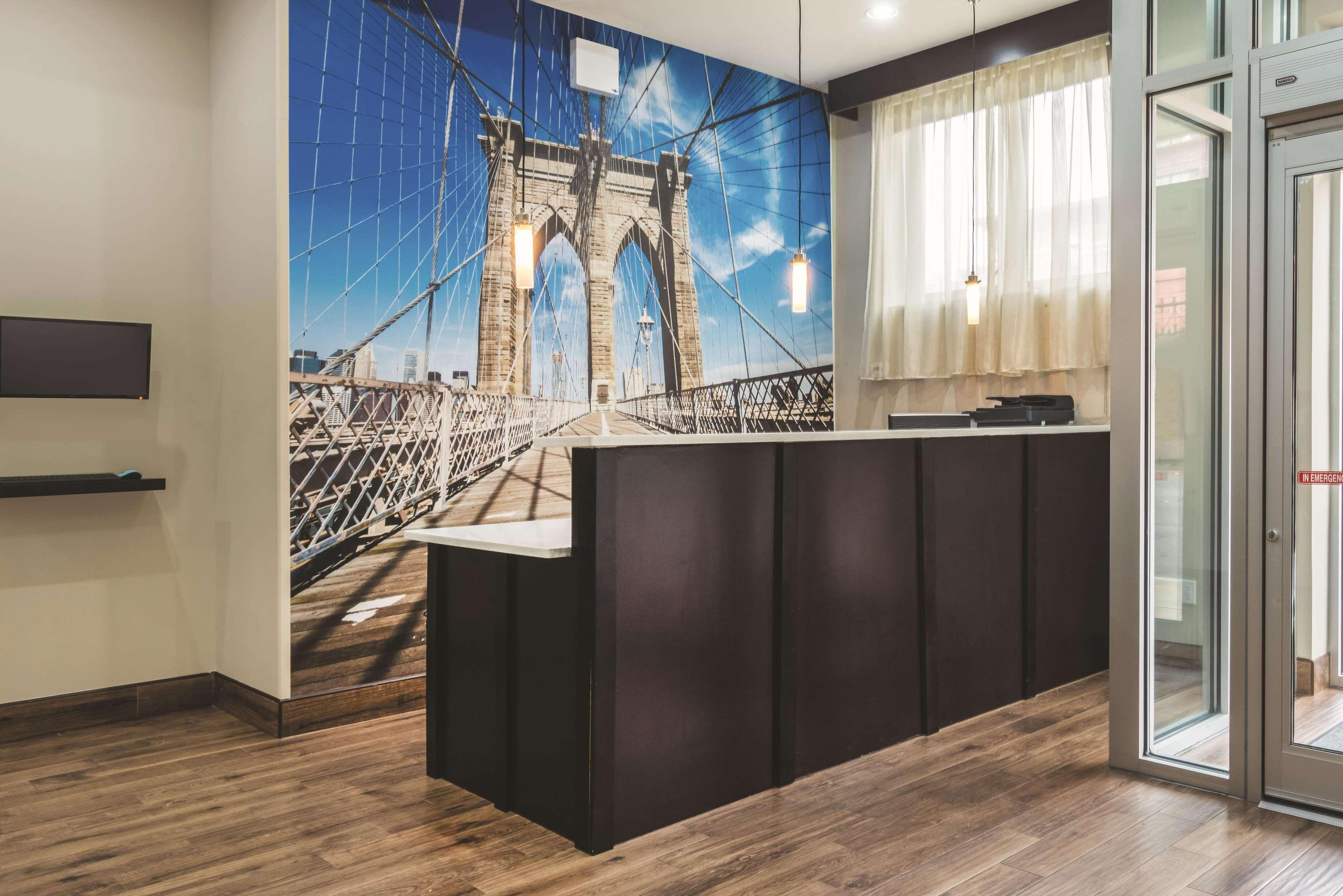 La Quinta By Wyndham Brooklyn Central New York Bagian luar foto